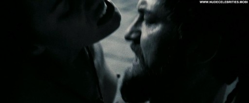 Lena Headey Posing Hot Straight Celebrity