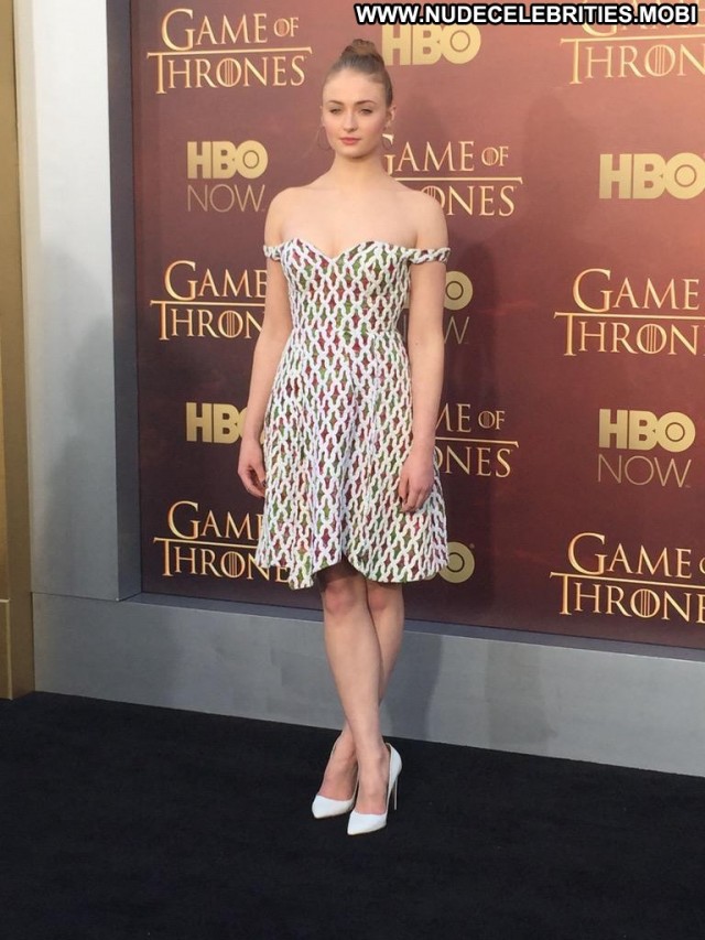 Sophie Turner Game Of Thrones Celebrity Babe Beautiful Posing Hot