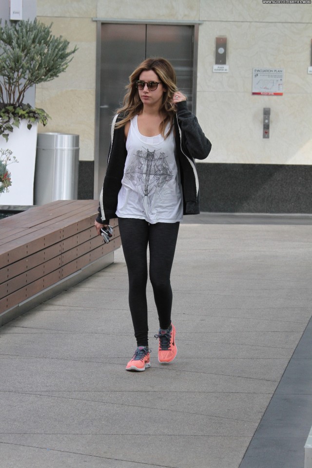 Ashley Tisdale Gym In La Beautiful Gym Celebrity Posing Hot High