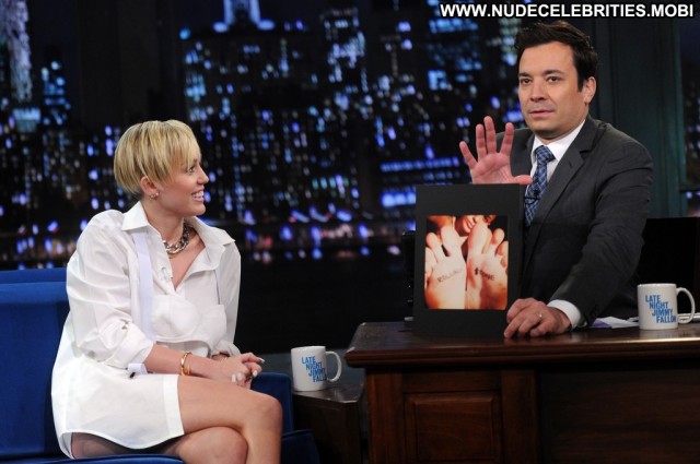 Miley Cyrus Late Night With Jimmy Fallon Nyc Beautiful Celebrity Babe