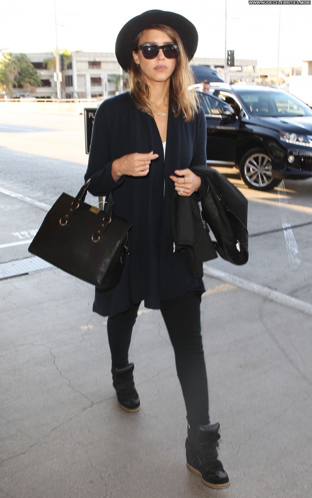 Jessica Alba Lax Airport High Resolution Celebrity Posing Hot Candids