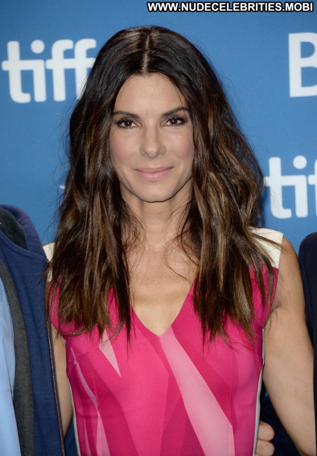 Sandra Bullock No Source  Posing Hot High Resolution Babe Beautiful