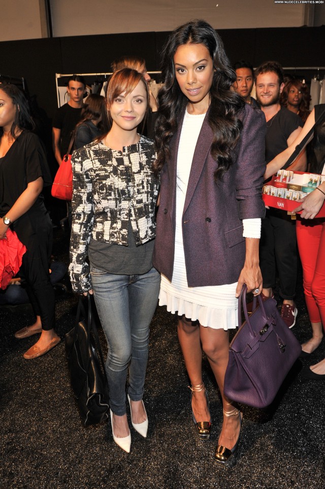 Christina Ricci Fashion Show Fashion Beautiful High Resolution Babe