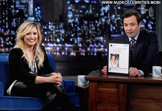 Demi Loavato Late Night With Jimmy Fallon  Celebrity Beautiful Babe