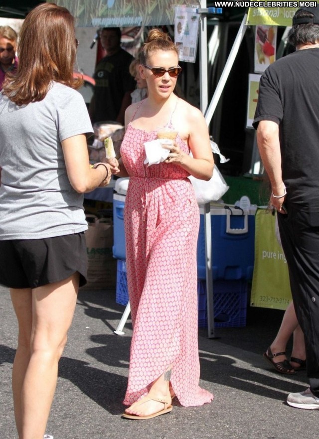 Alyssa Milano Farmers Market  Babe Celebrity High Resolution