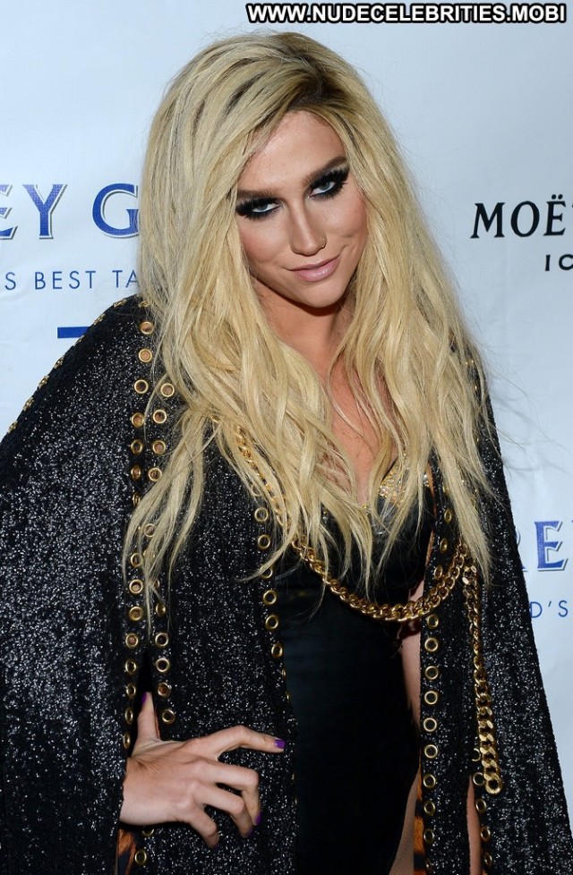 Kesha Nightclub In Las Vegas Beautiful Celebrity Posing Hot Babe High