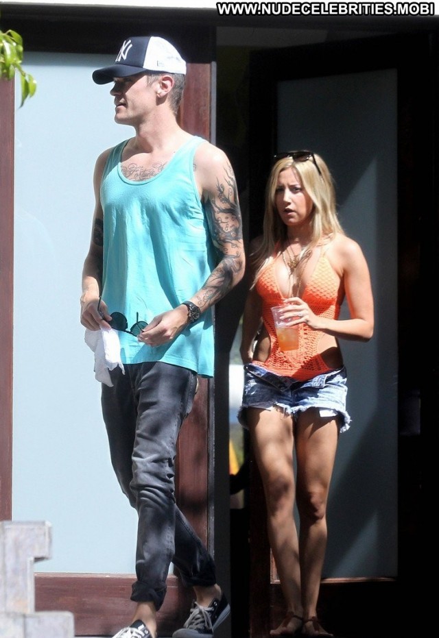 Ashley Tisdale No Source Celebrity Posing Hot Babe Beautiful Candids