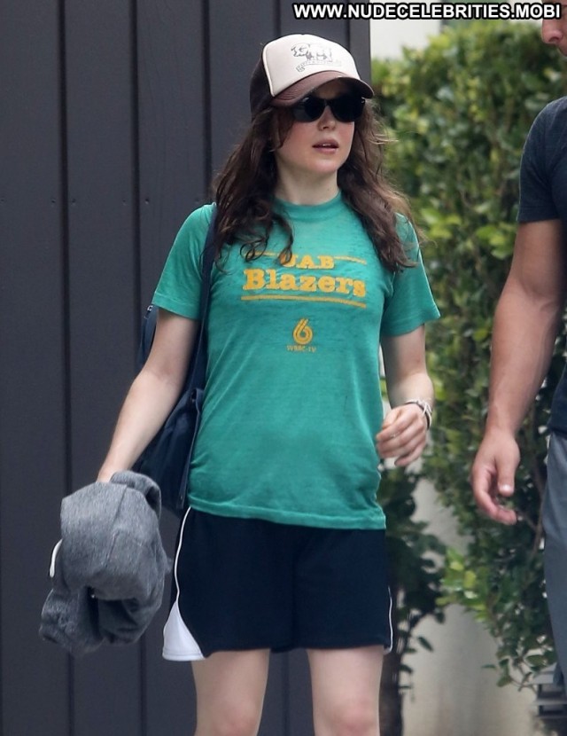 Ellen Page West Hollywood High Resolution Hat Babe Posing Hot