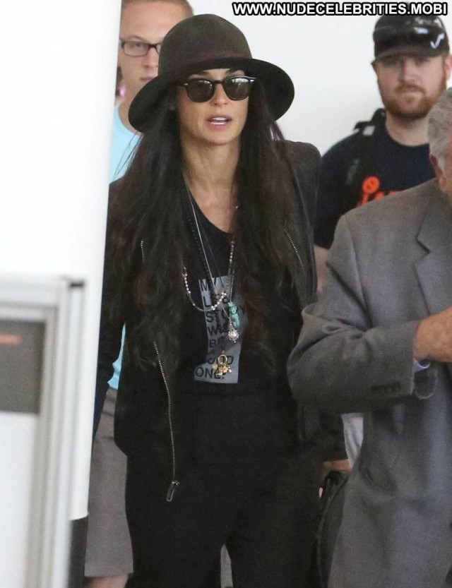 Demi Moore Lax Airport Beautiful Posing Hot Celebrity Lax Airport