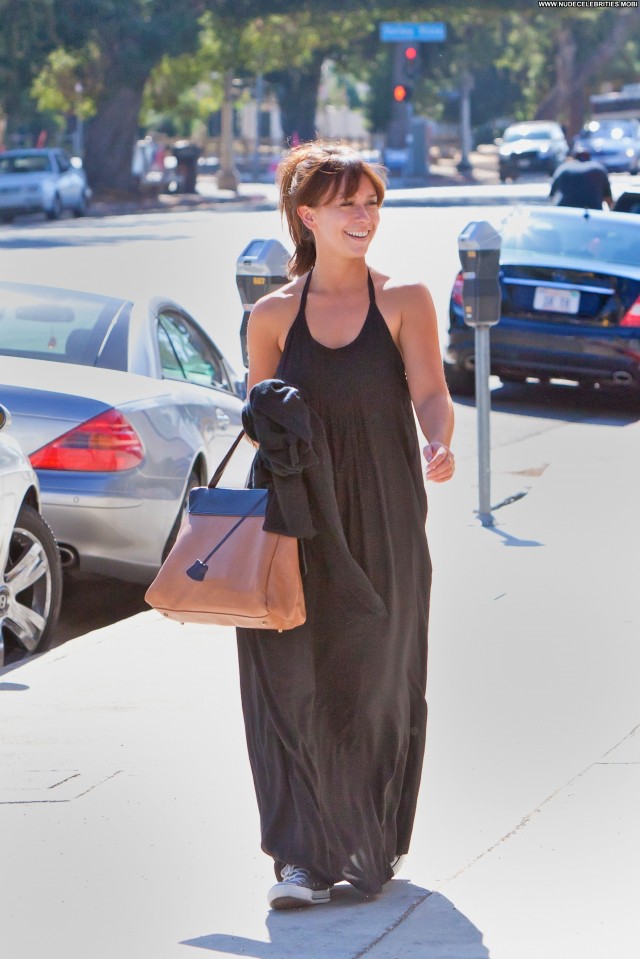 Jennifer Love Hewitt Los Angeles Celebrity High Resolution Babe