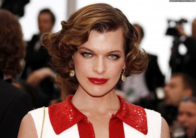 Milla Jovovich The Red Carpet Posing Hot Celebrity Red Carpet Babe
