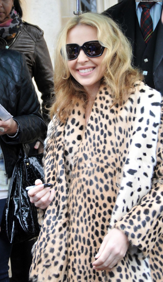 Kylie Minogue No Source High Resolution Posing Hot Beautiful