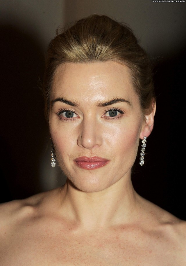 Kate Winslet High Resolution Posing Hot Beautiful Celebrity Babe