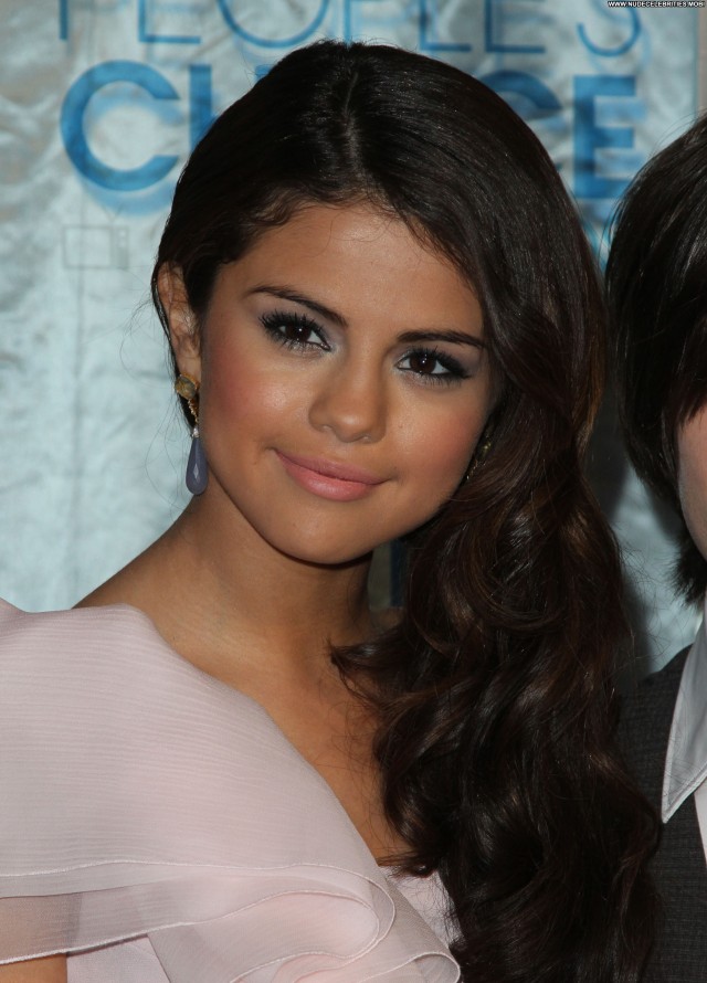 Selena Gomez No Source Posing Hot High Resolution Celebrity Beautiful