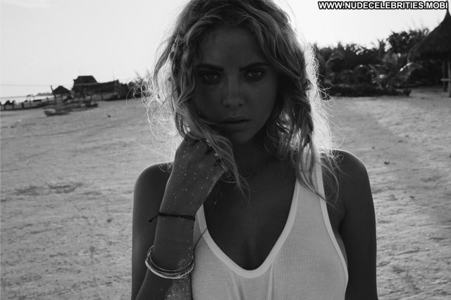 Ashley Benson Mi Corazn En El Mar Posing Hot Celebrity Doll Hd Cute