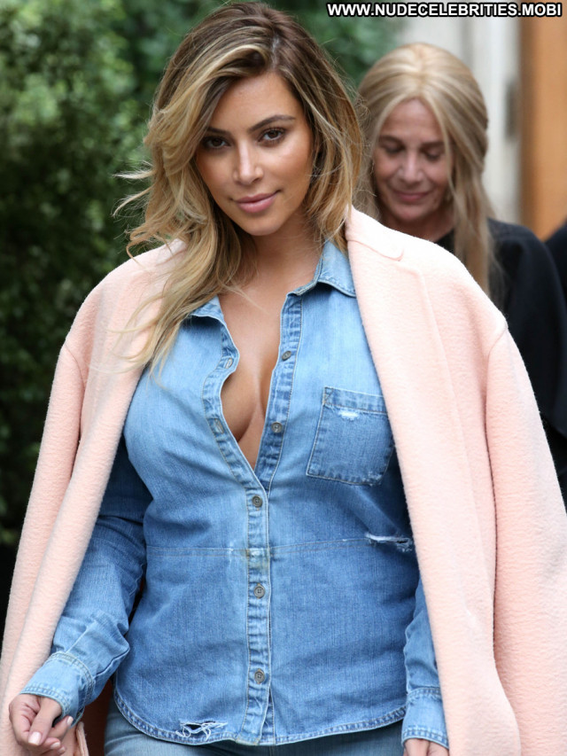 Kim Kardashian Cleavage Babe Beautiful Cleavage High Resolution