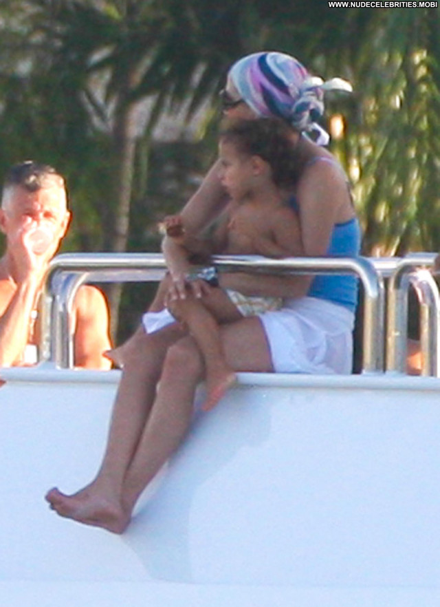 Jennifer Lopez No Source Celebrity Babe Beautiful Party Boat Posing