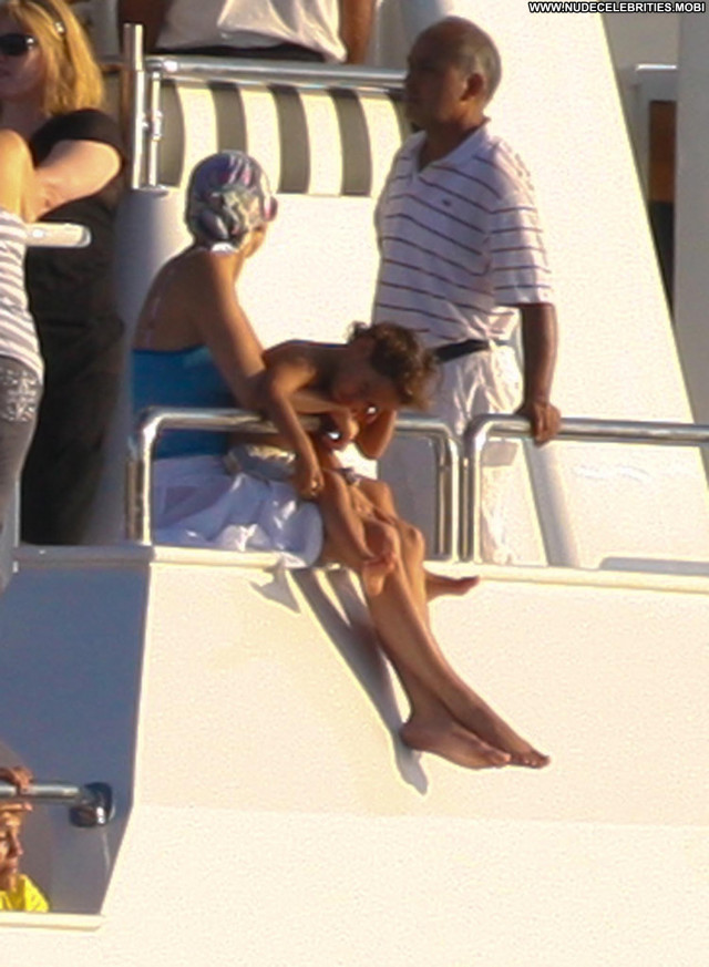 Jennifer Lopez No Source  High Resolution Boat Beautiful Celebrity