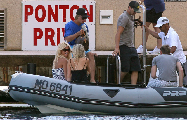 Victoria Silvstedt No Source Posing Hot Yacht High Resolution Monaco