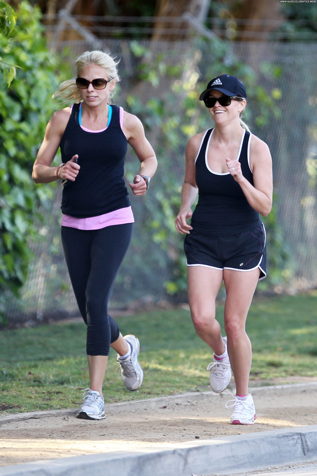Reese Witherspoon No Source Posing Hot Beautiful Babe Jogging