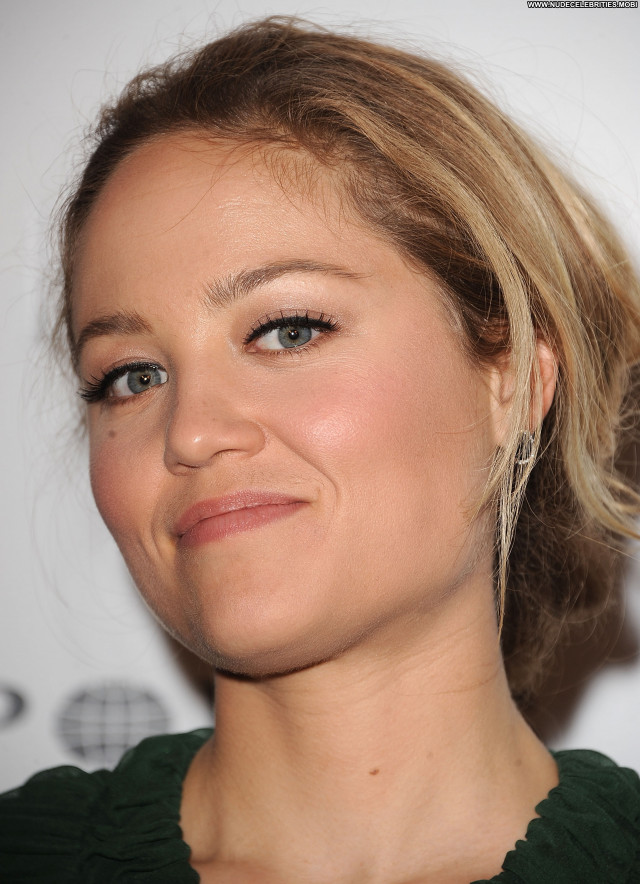 Erika Christensen Celebrity See Through Beautiful Babe Stage Posing