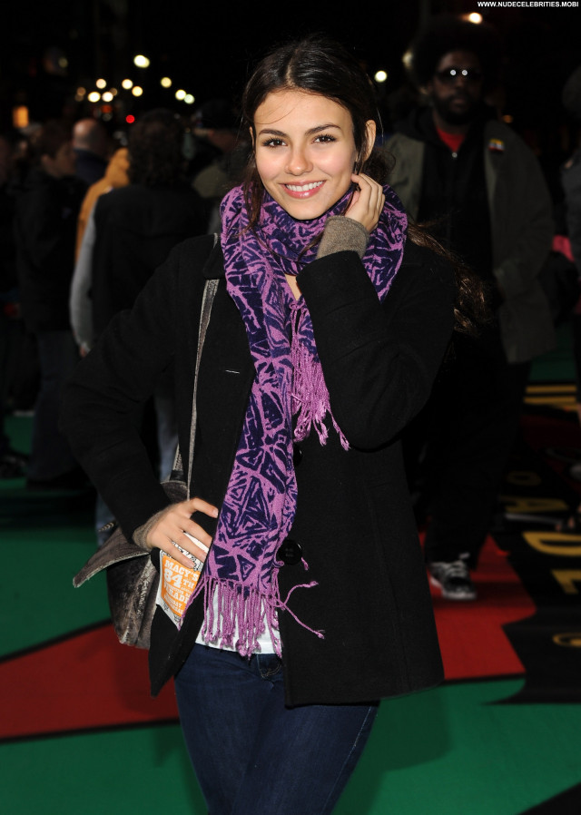 Victoria Justice Beautiful Posing Hot High Resolution Babe Celebrity