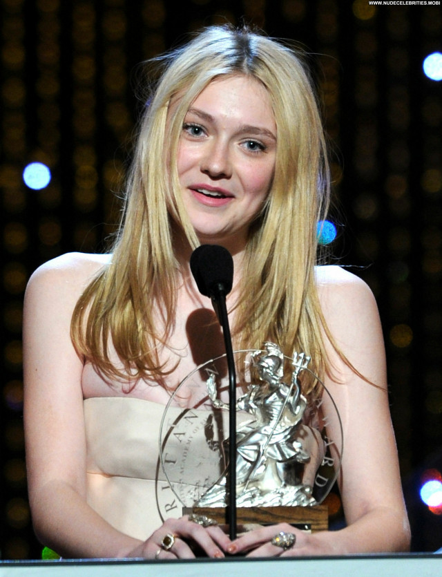 Dakota Fanning Los Angeles Babe Beautiful Posing Hot Celebrity High