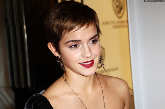 Emma Watson Celebrity Beautiful Babe Posing Hot Uk Movie