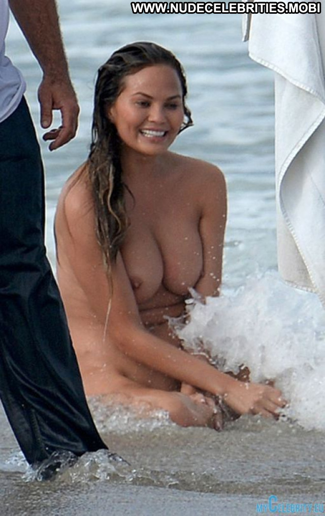 Chrissy Teigen Topless Photoshoot Babe Nude Topless Beautiful Beach