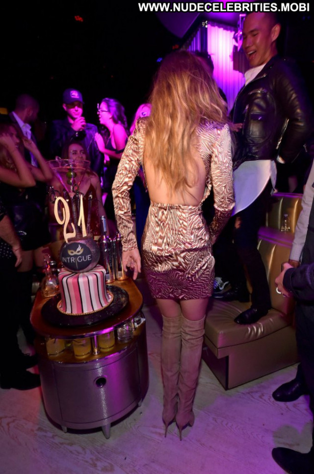 Gigi Hadid Las Vegas Posing Hot Babe Beautiful Party Birthday Night