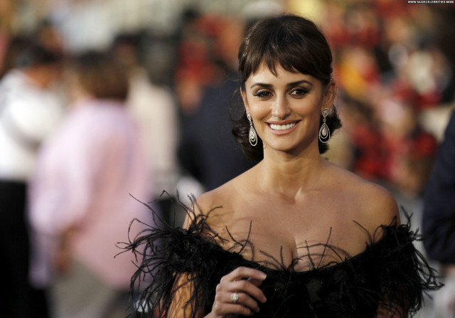 Penelope Cruz Stranger  High Resolution Babe Beautiful Celebrity