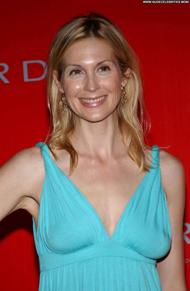 Kelly Rutherford Posing Hot Babe Beautiful Celebrity Female Cute Doll